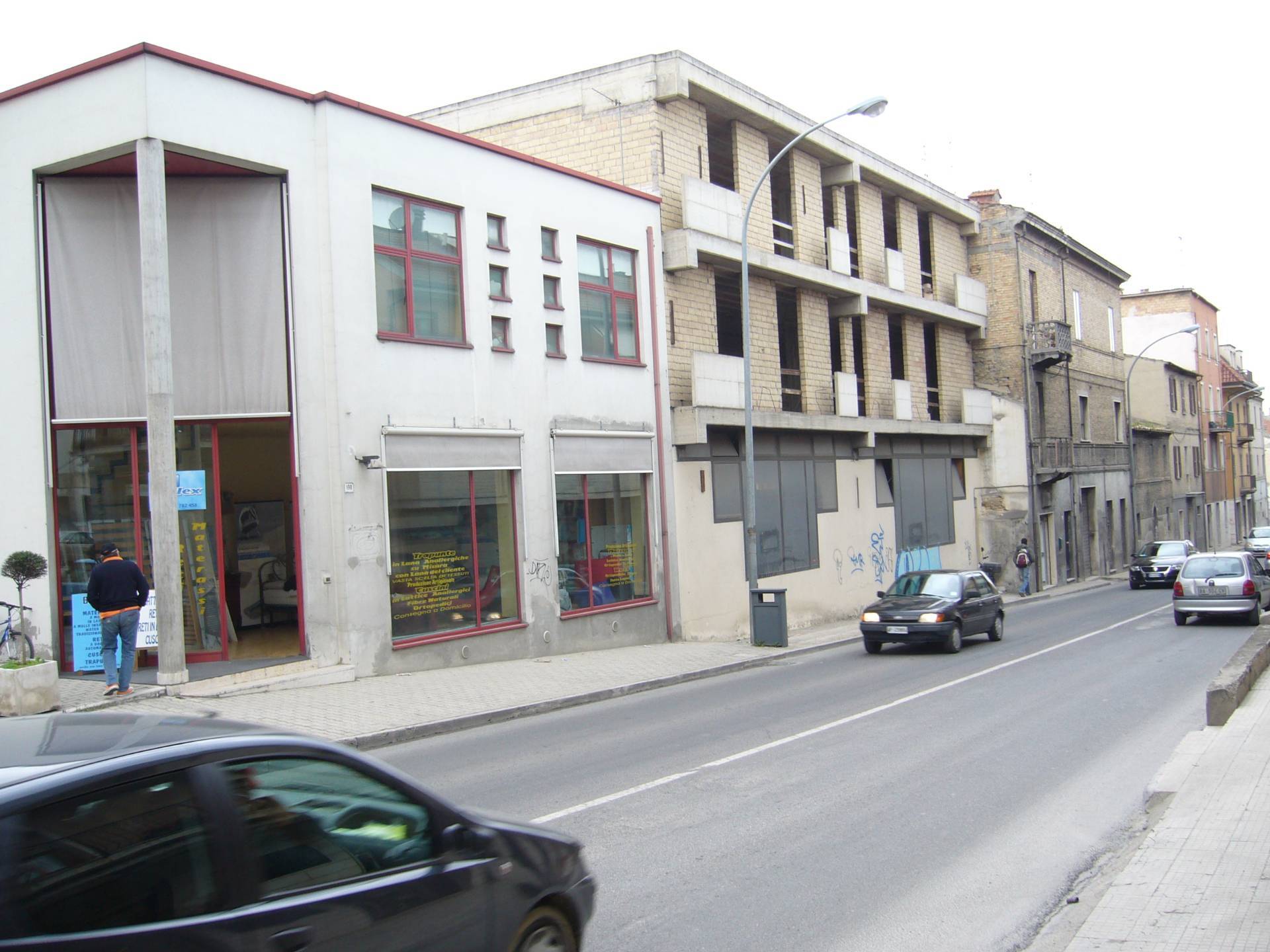Locale commerciale in vendita a San Benedetto del Tronto, Centro