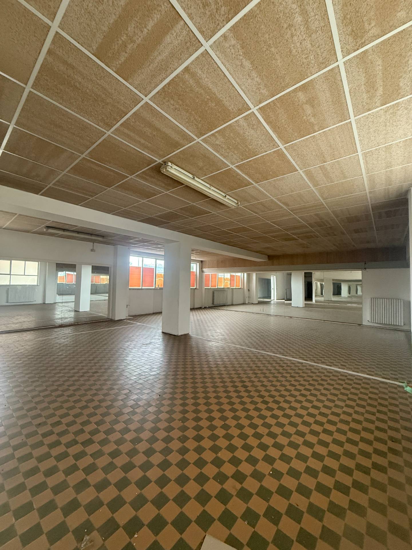 Locale artigianale in vendita a Monteprandone, Centobuchi