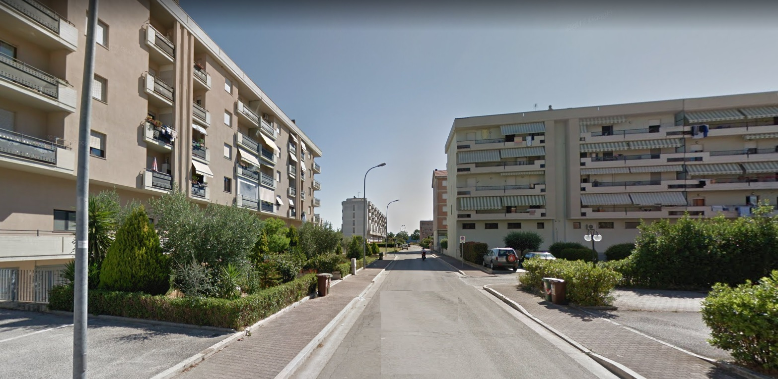 Locale commerciale in affitto a San Benedetto del Tronto, Porto d'Ascoli