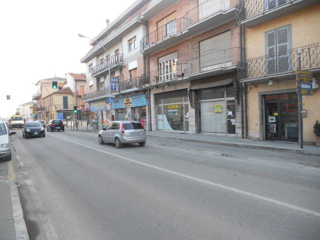 Locale commerciale in vendita a San Benedetto del Tronto, Strada Statale 16