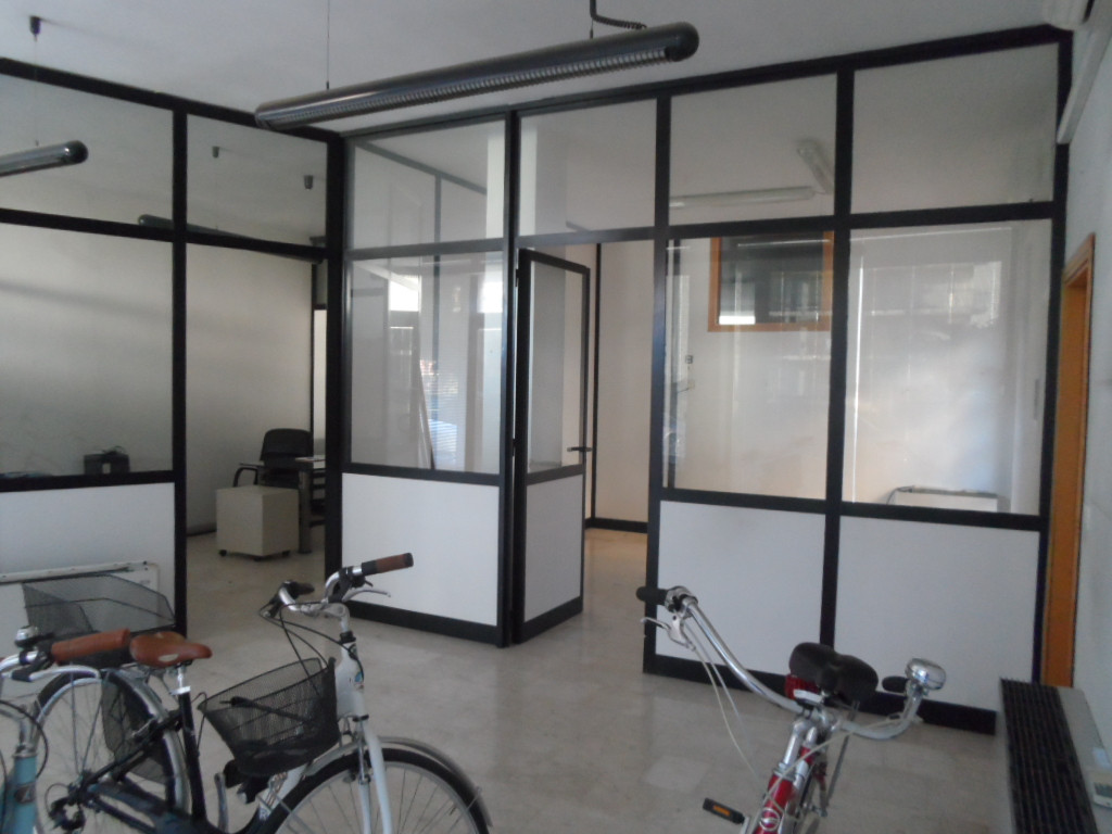 Locale commerciale in affitto a San Benedetto del Tronto, Porto d'Ascoli