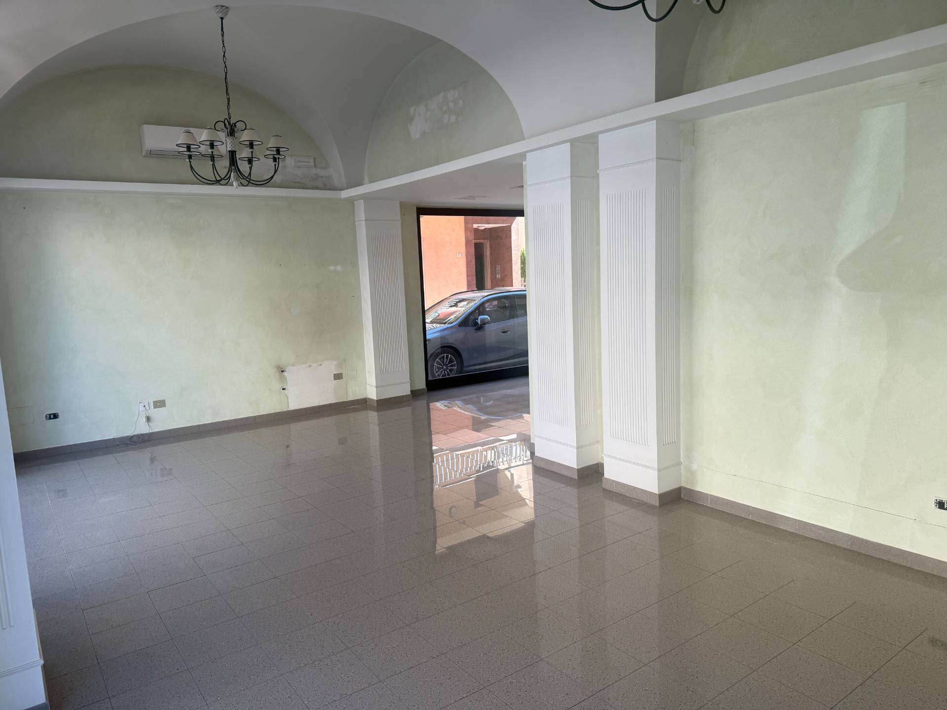 Locale commerciale in affitto a San Benedetto del Tronto, Porto d'Ascoli