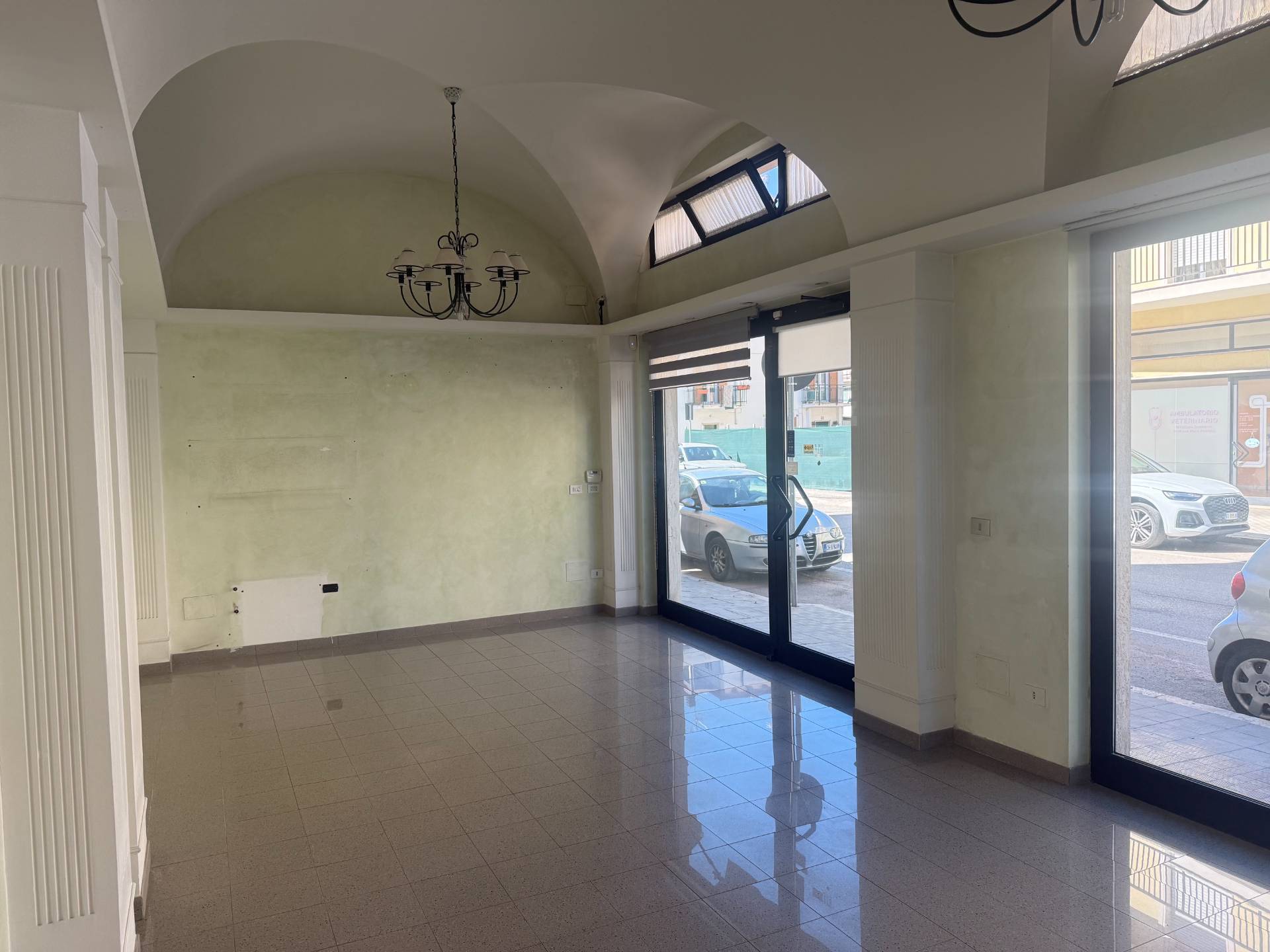 Locale commerciale in affitto a San Benedetto del Tronto, Porto d'Ascoli