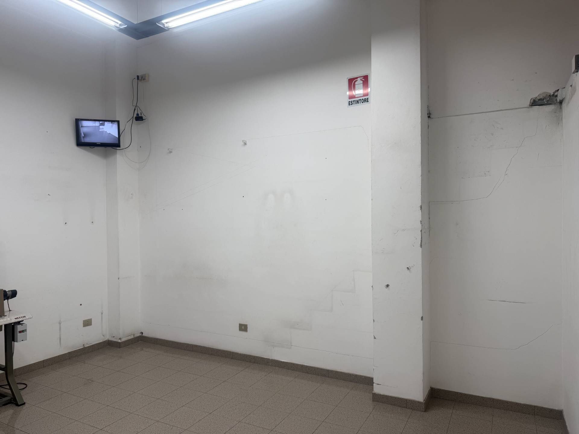 Locale commerciale in affitto a San Benedetto del Tronto, Porto d'Ascoli