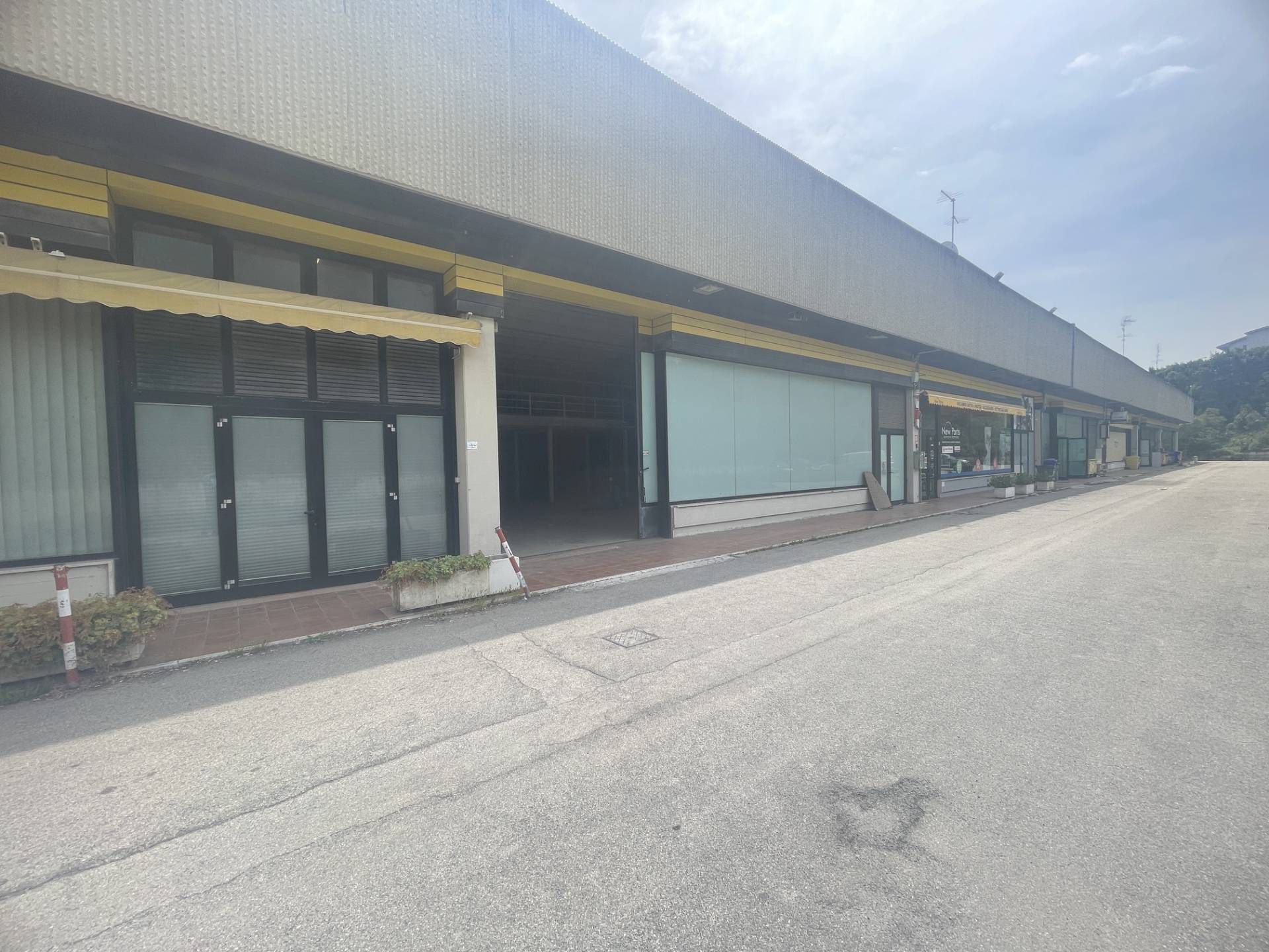 Magazzino - deposito in affitto a San Benedetto del Tronto, Porto d'Ascoli