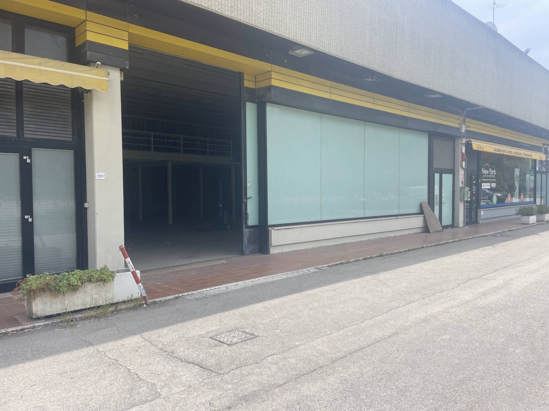 Magazzino - deposito in affitto a San Benedetto del Tronto, Porto d'Ascoli