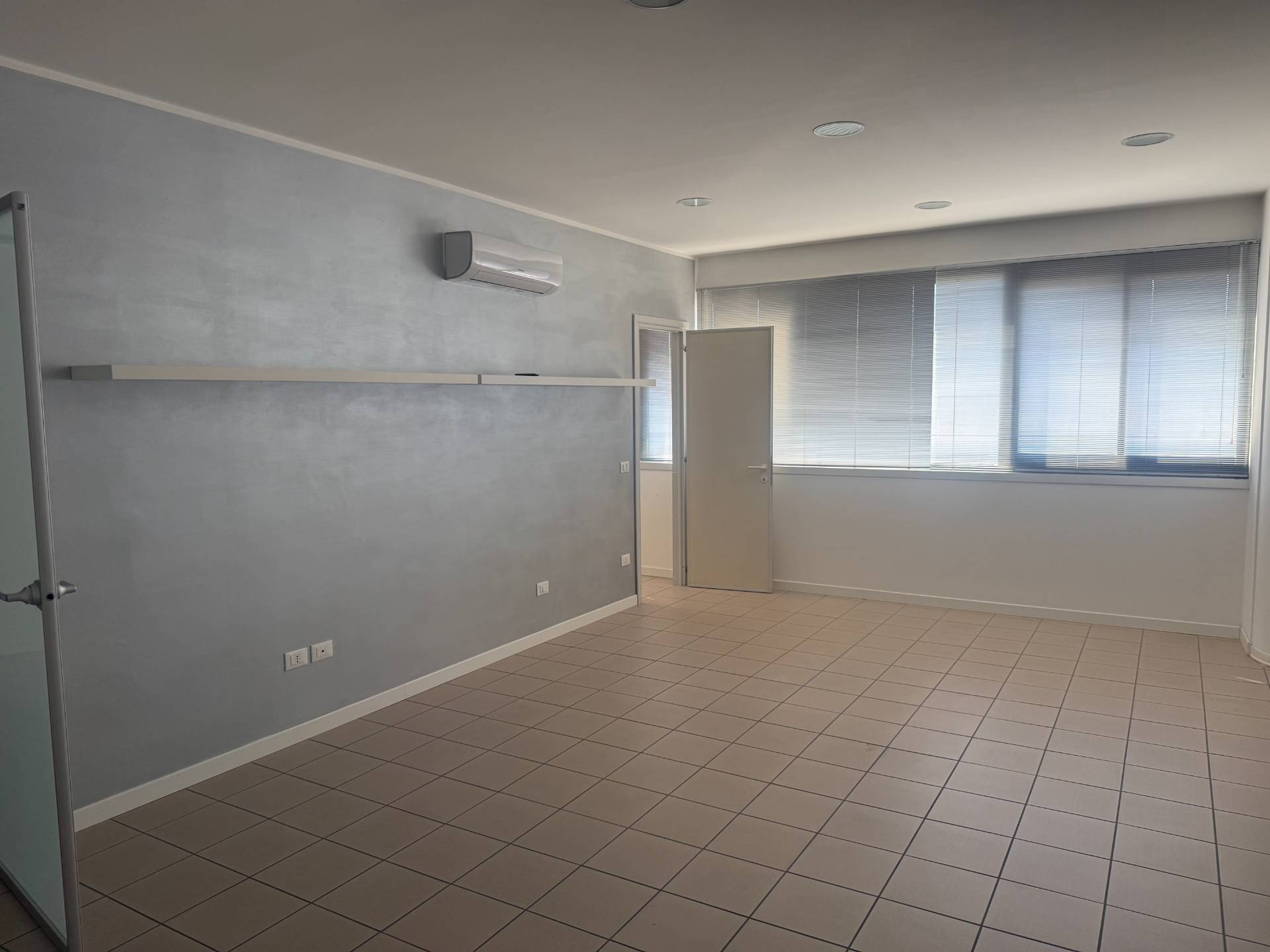 Studio/Ufficio in affitto a San Benedetto del Tronto, Strada Statale 16