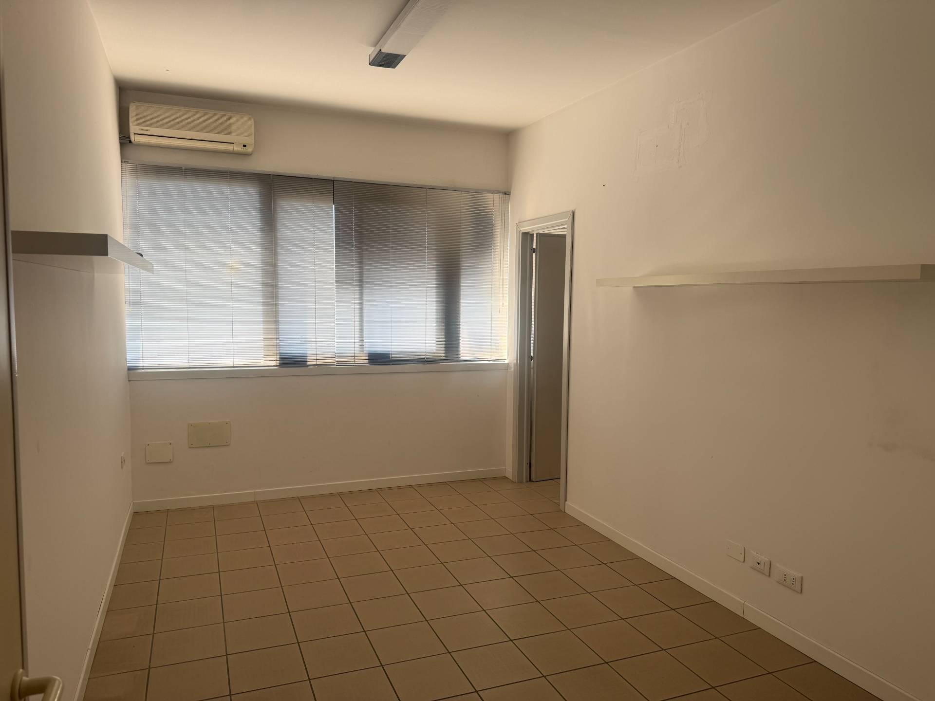 Studio/Ufficio in affitto a San Benedetto del Tronto, Strada Statale 16