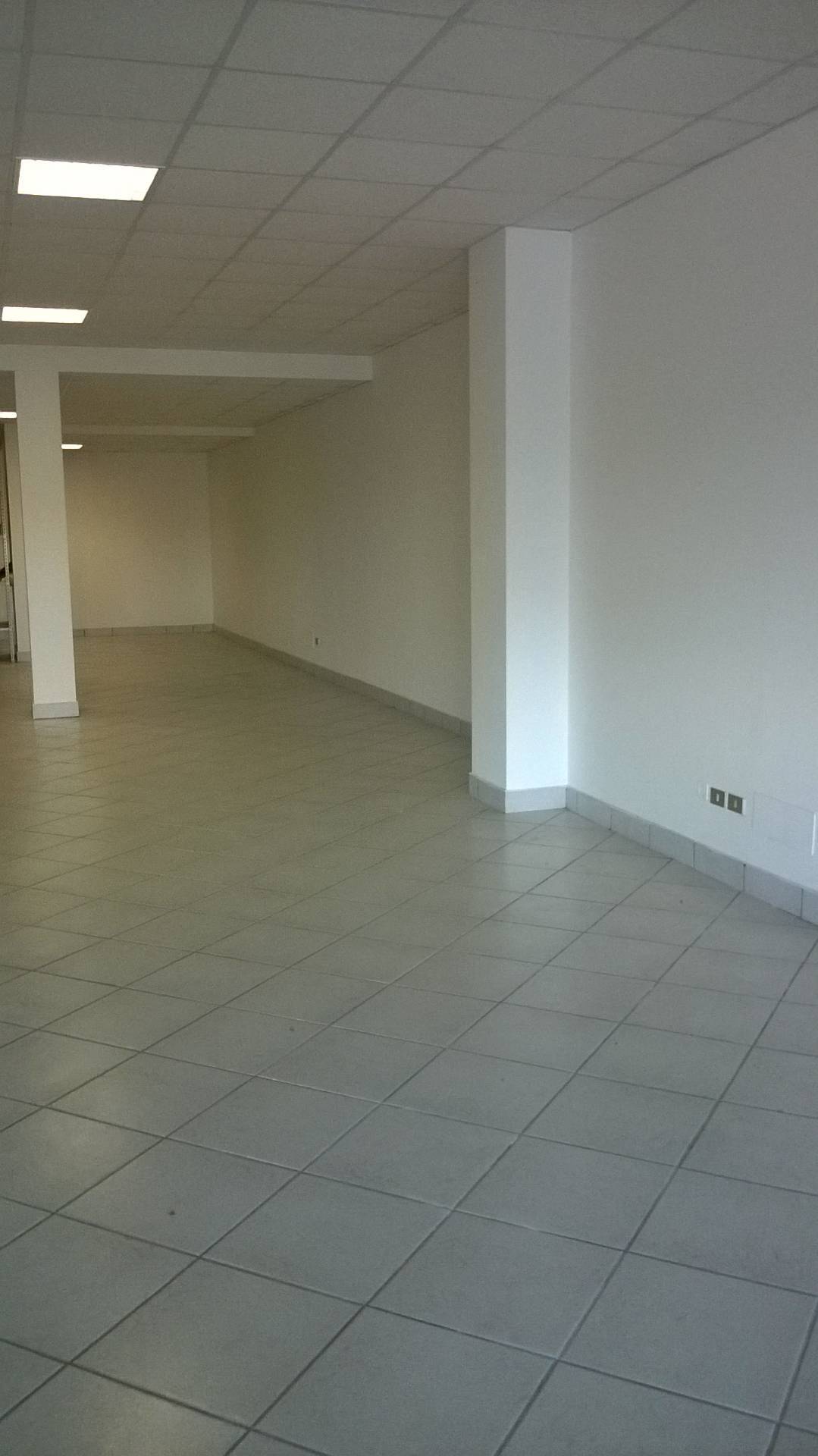 Locale commerciale in vendita a Monteprandone