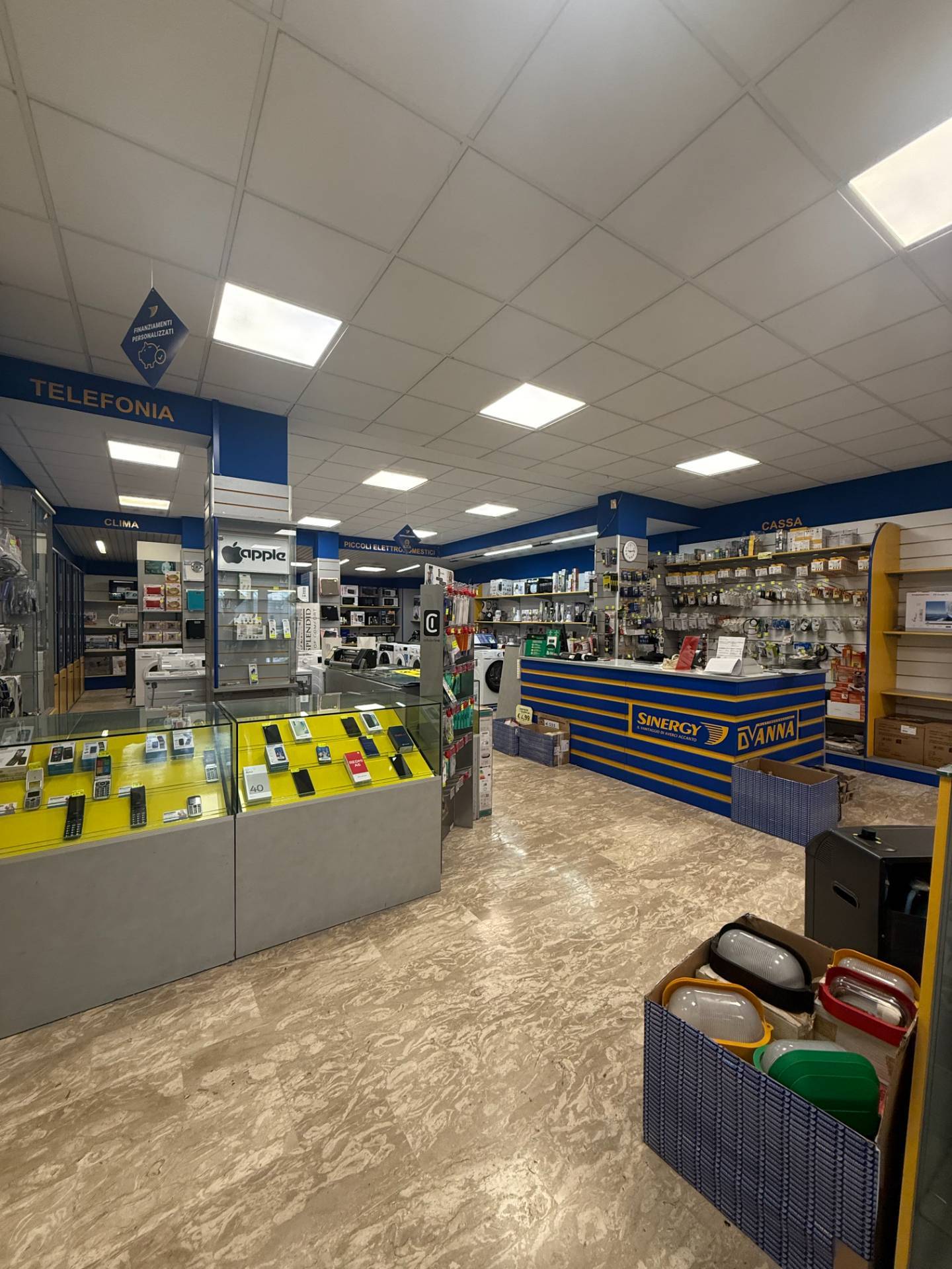 Locale commerciale in affitto a San Benedetto del Tronto, Centro