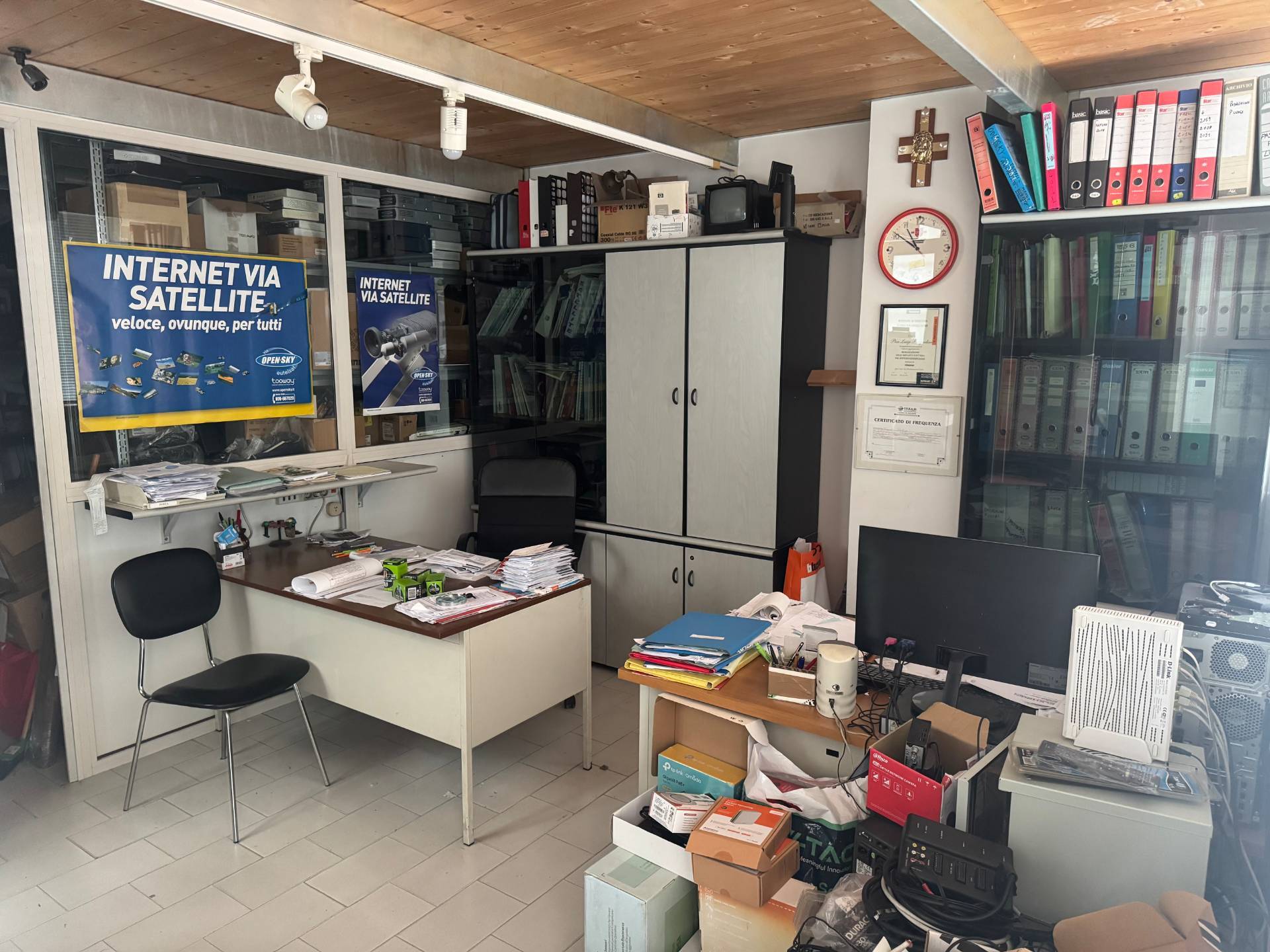 Locale commerciale in affitto a San Benedetto del Tronto, Porto d'Ascoli