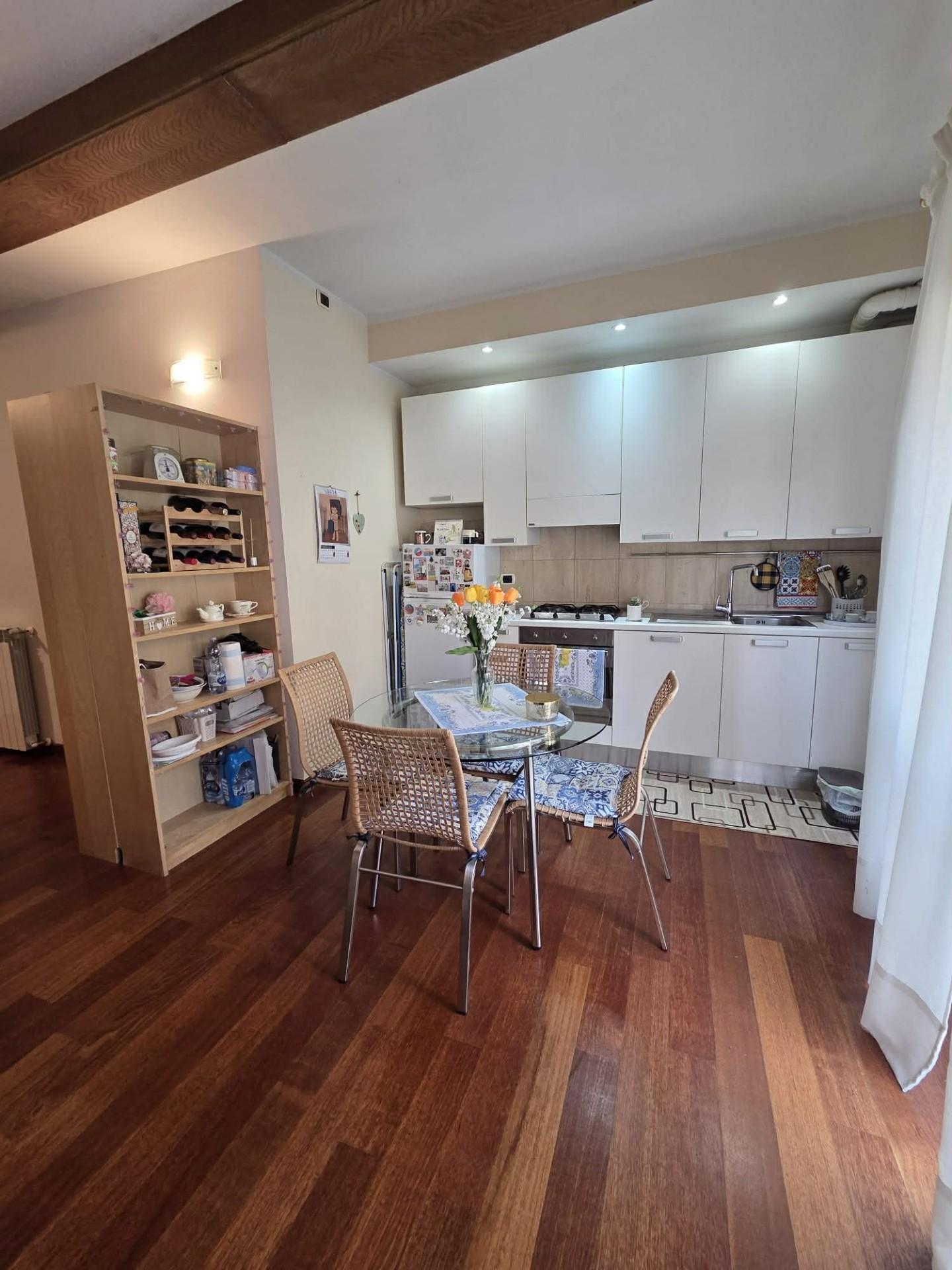 Monolocale arredato in affitto, Pisa borgo stretto