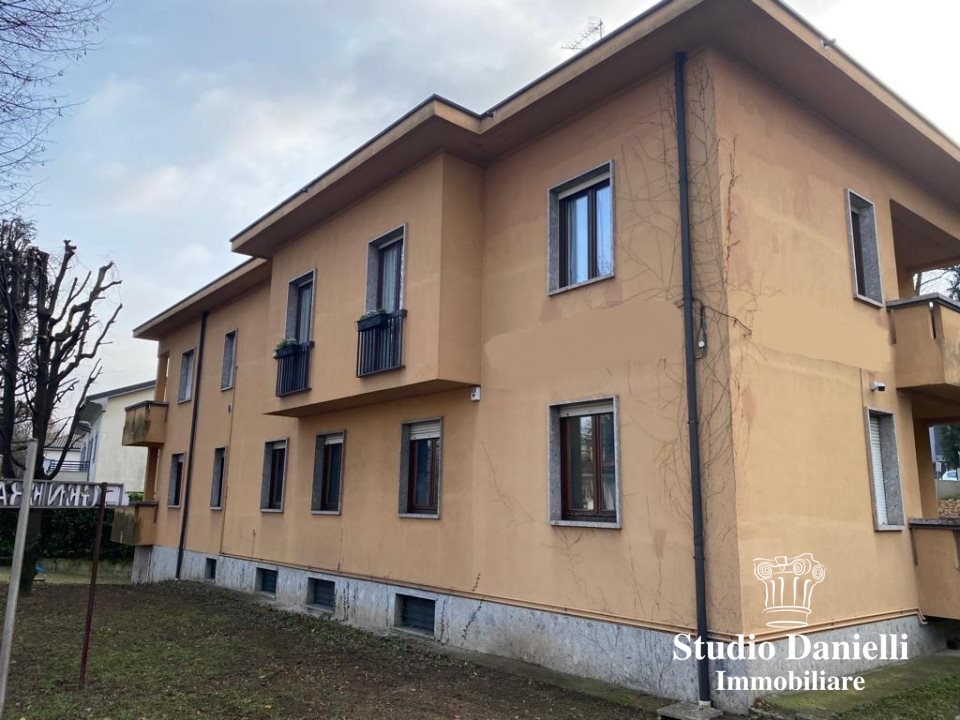 Ufficio in affitto a Carate Brianza