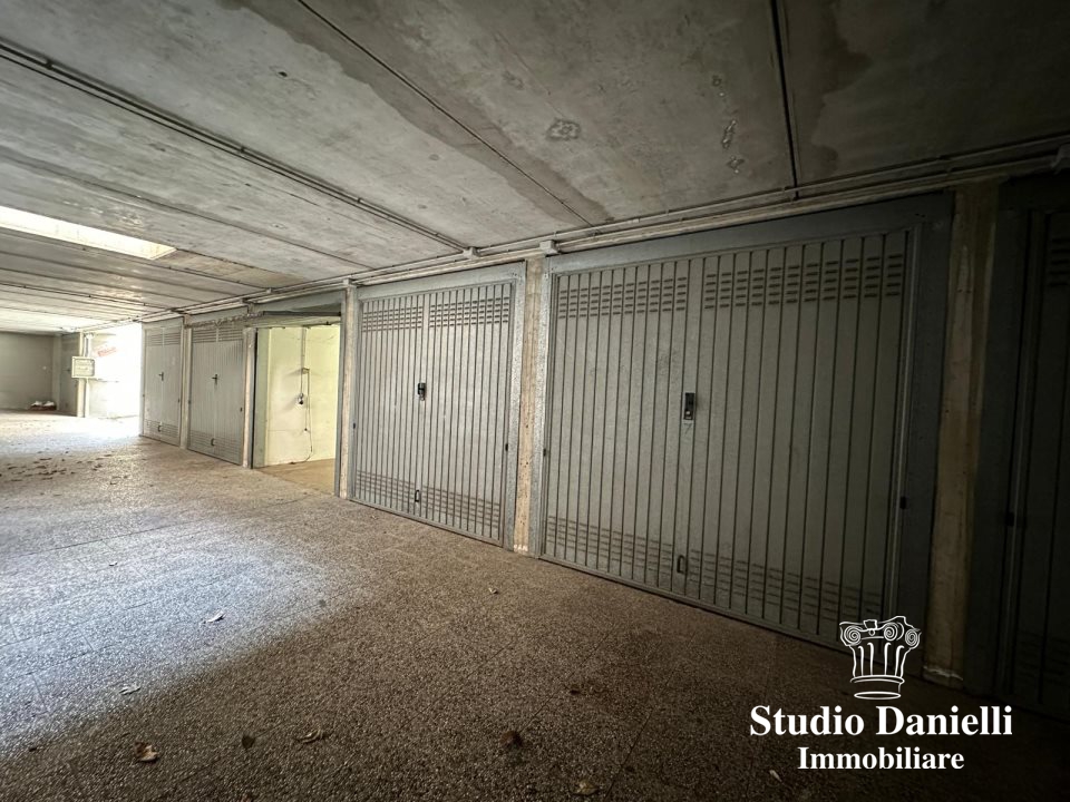 Box/Garage 24mq in vendita a Carate Brianza