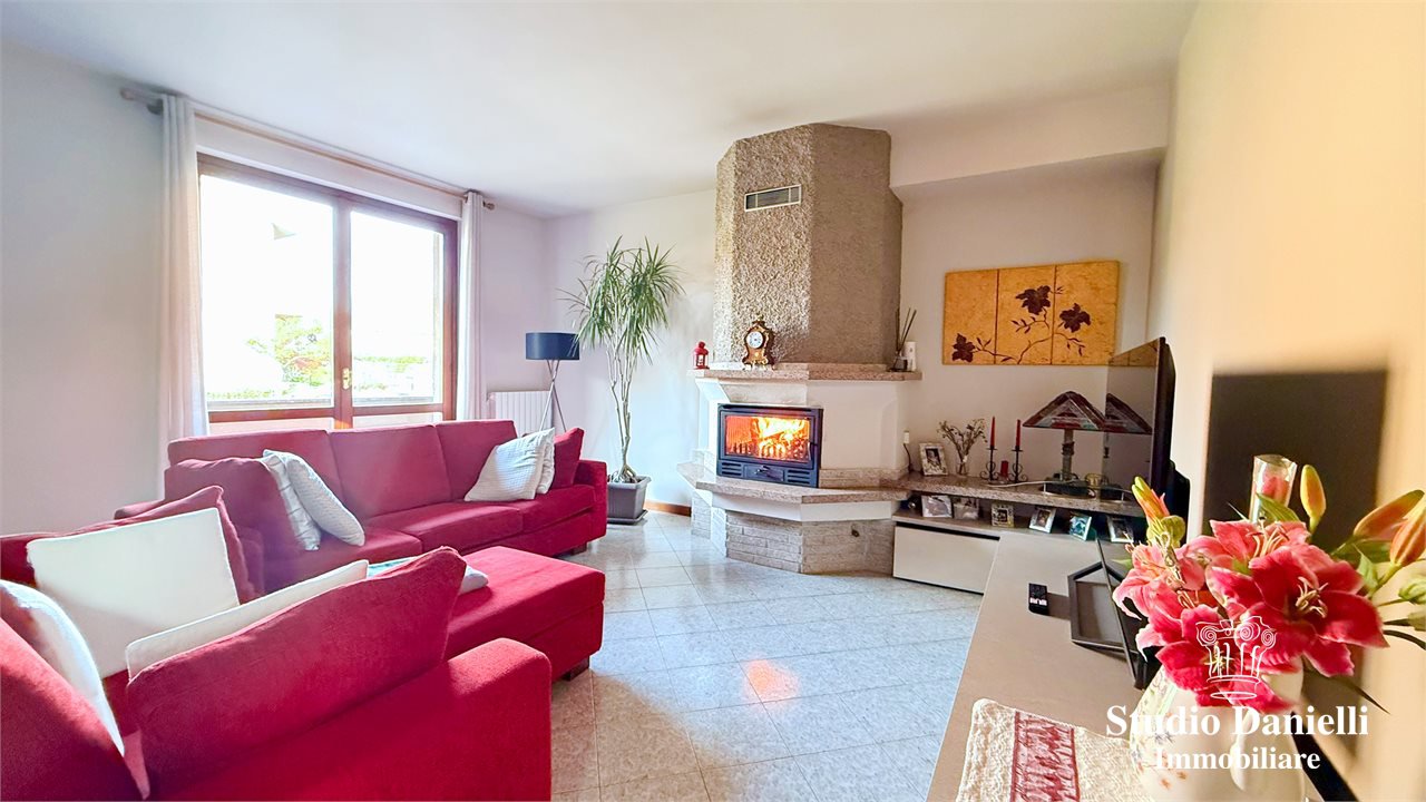 Villa in vendita a Carate Brianza