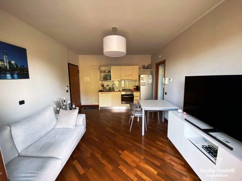 Bilocale in affitto a Carate Brianza