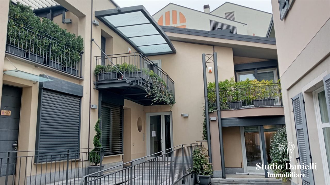 Trilocale in affitto a Monza