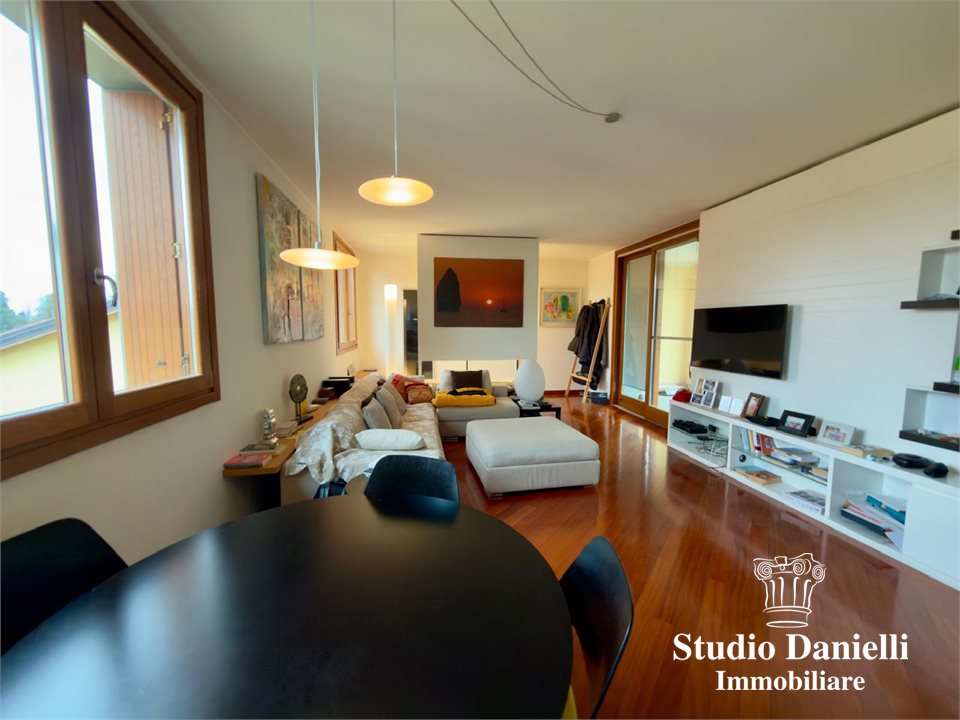 Trilocale in vendita a Carate Brianza