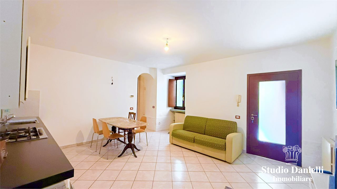 Trilocale in vendita a Carate Brianza