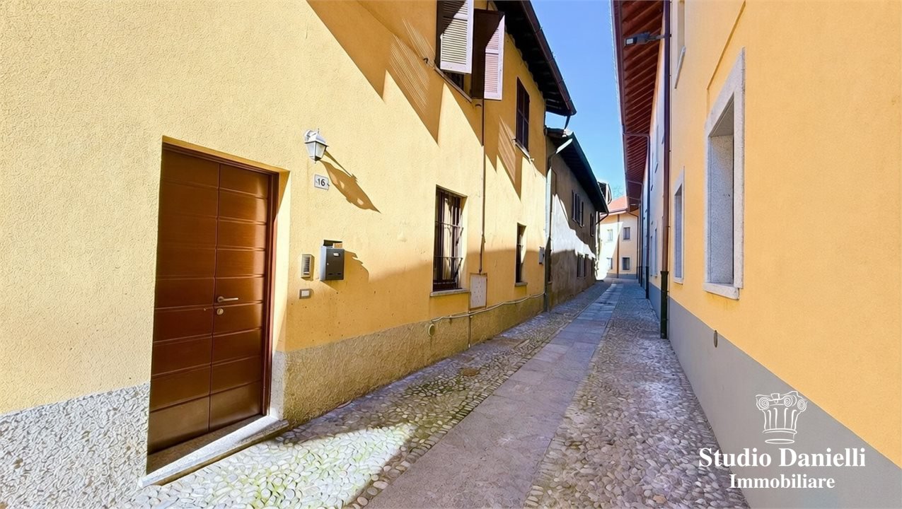 Trilocale in vendita a Carate Brianza