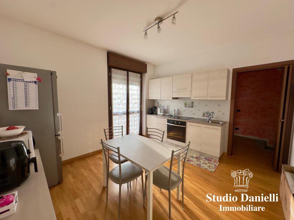 Casa indipendente in affitto a Verano Brianza