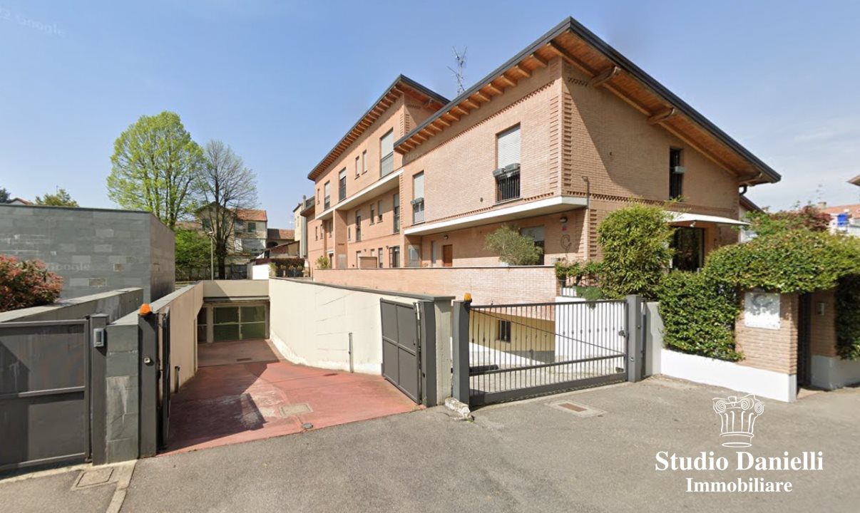 Casa indipendente in affitto a Verano Brianza