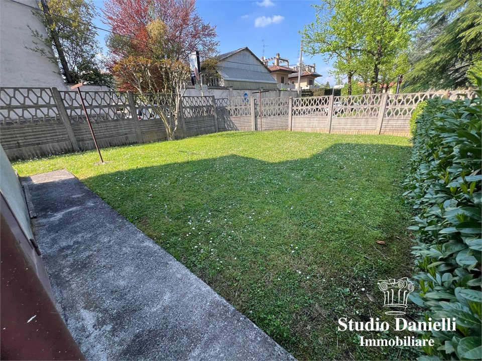 Casa indipendente in vendita a Carate Brianza