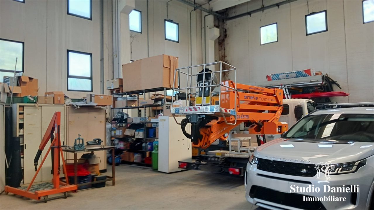 Capannone in vendita a Lissone