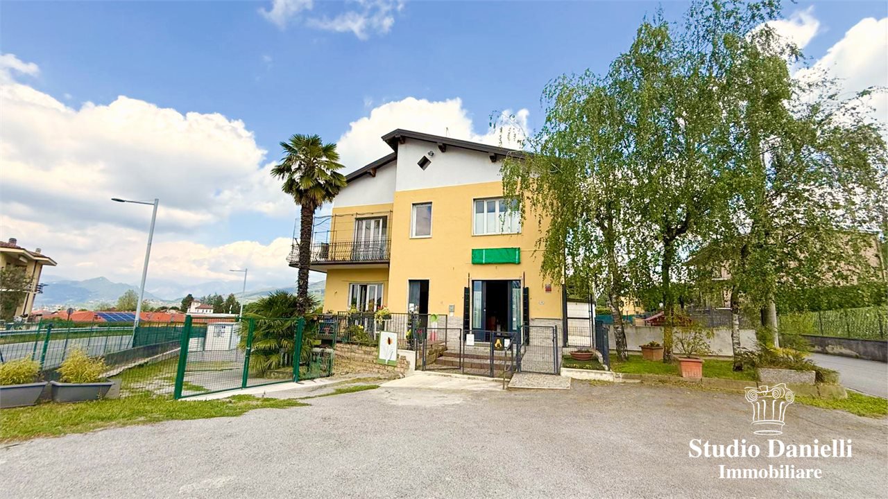 Villa in vendita a Sirtori