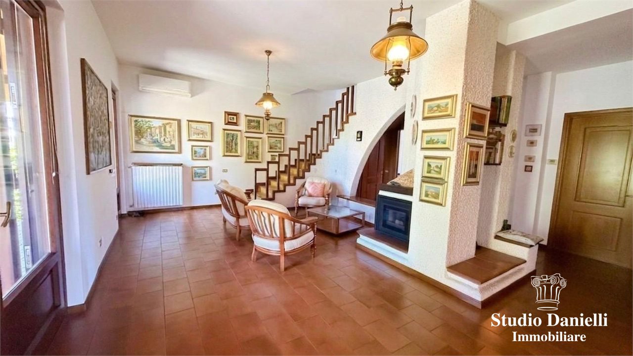 Villa in vendita a Carate Brianza