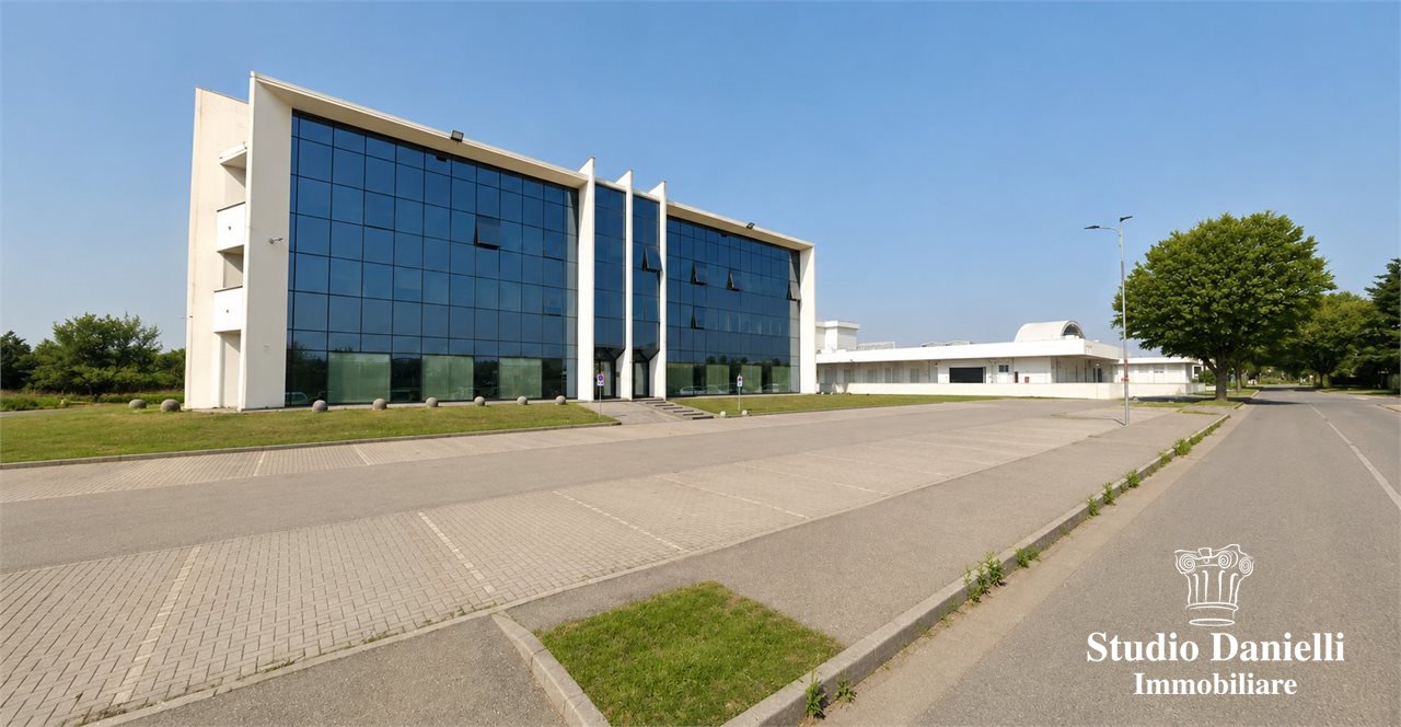 Ufficio in vendita a Carate Brianza
