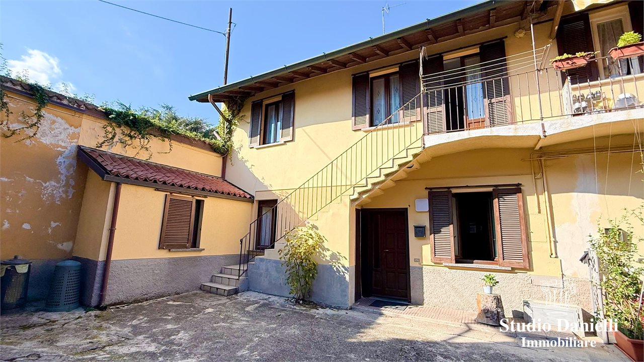Trilocale in vendita a Carate Brianza