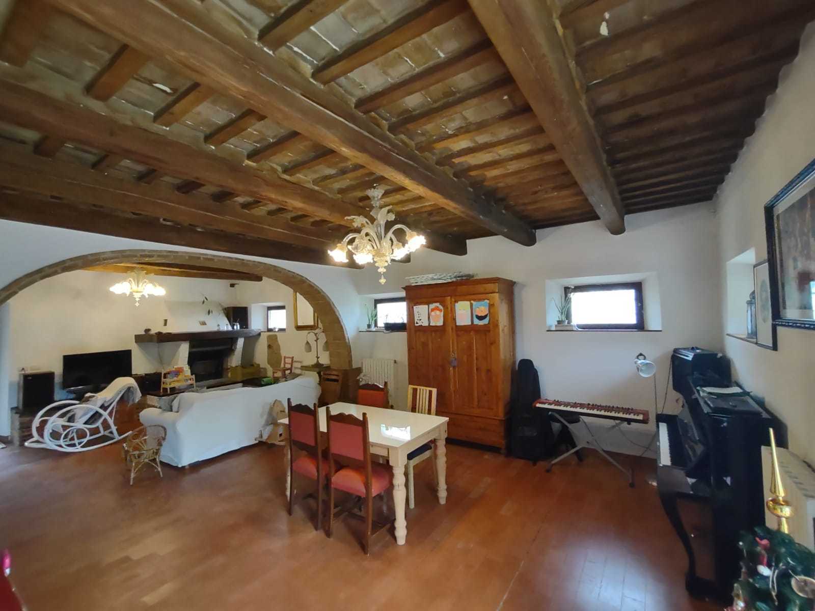 Casa indipendente con giardino in via pianello 5, Castelbellino