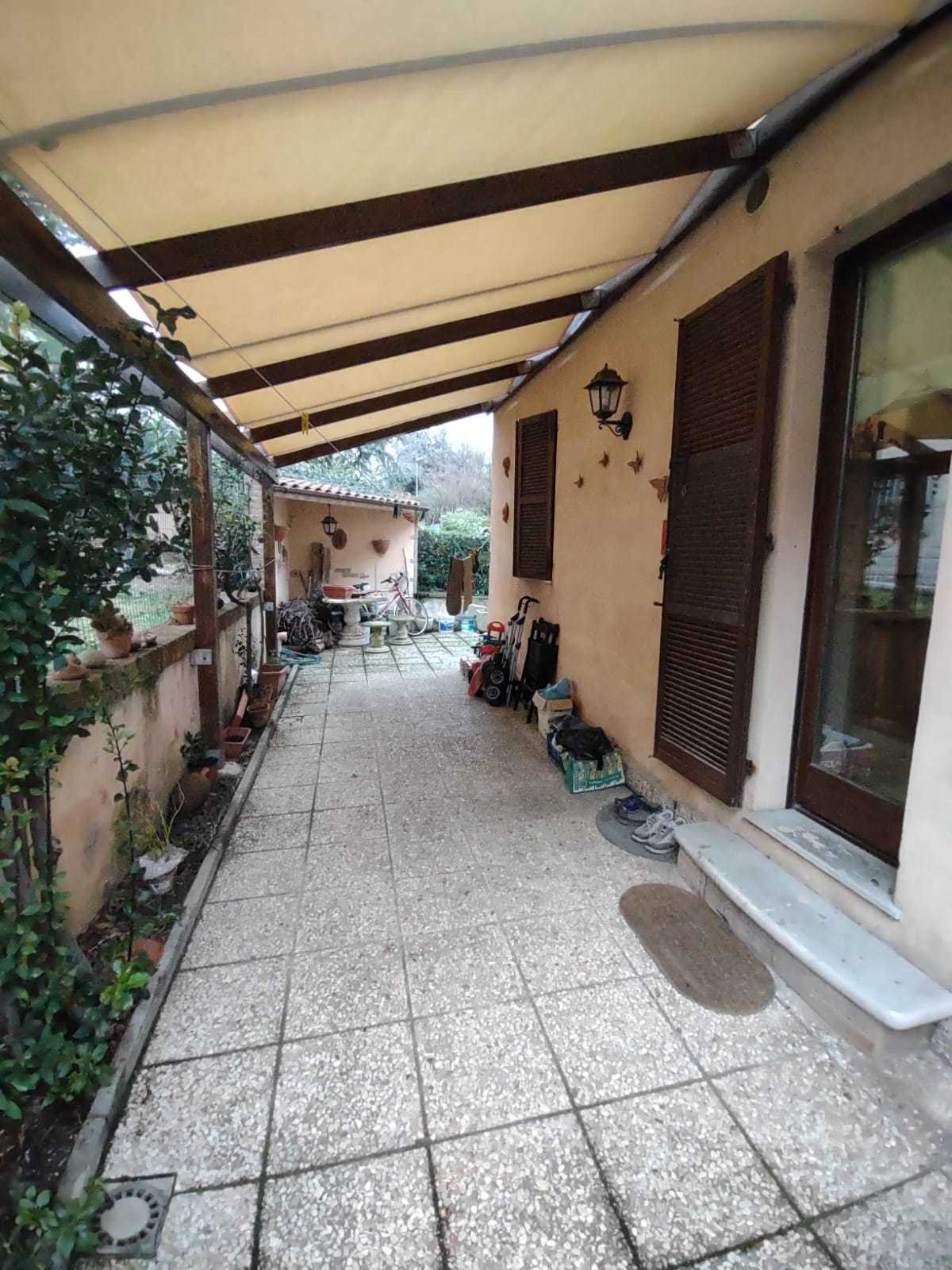 Casa indipendente con giardino in via xx luglio 12, Jesi