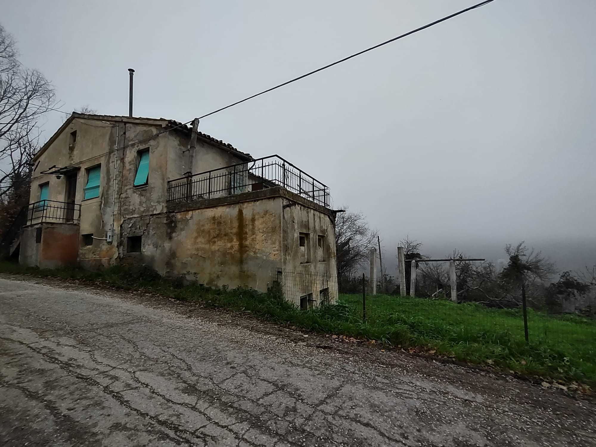 Casa indipendente con giardino in via montecarottese 85, Poggio San Marcello