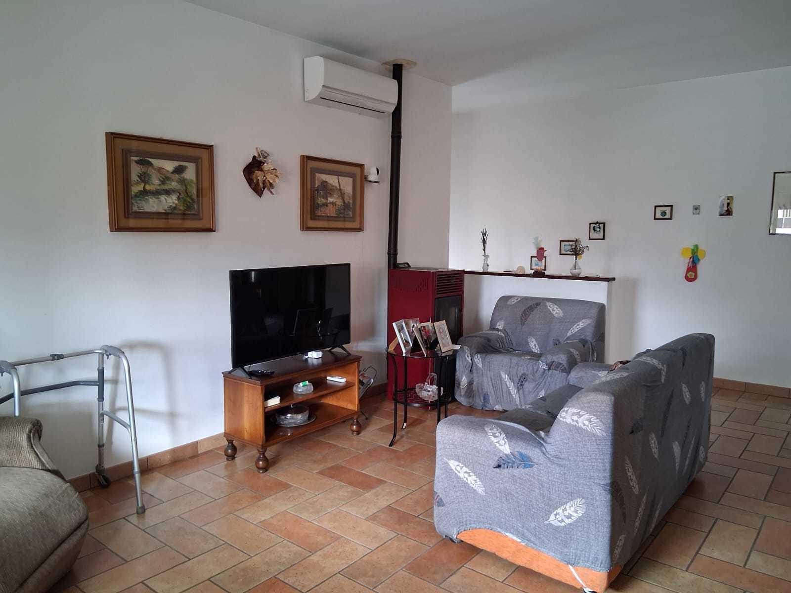 Quadrilocale con giardino in via piave 66, Santa Maria Nuova