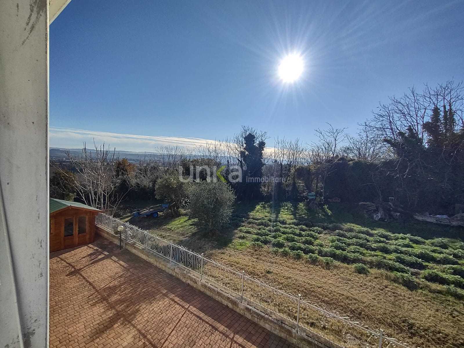 Casa indipendente con giardino in via santa maria 14, Monsano