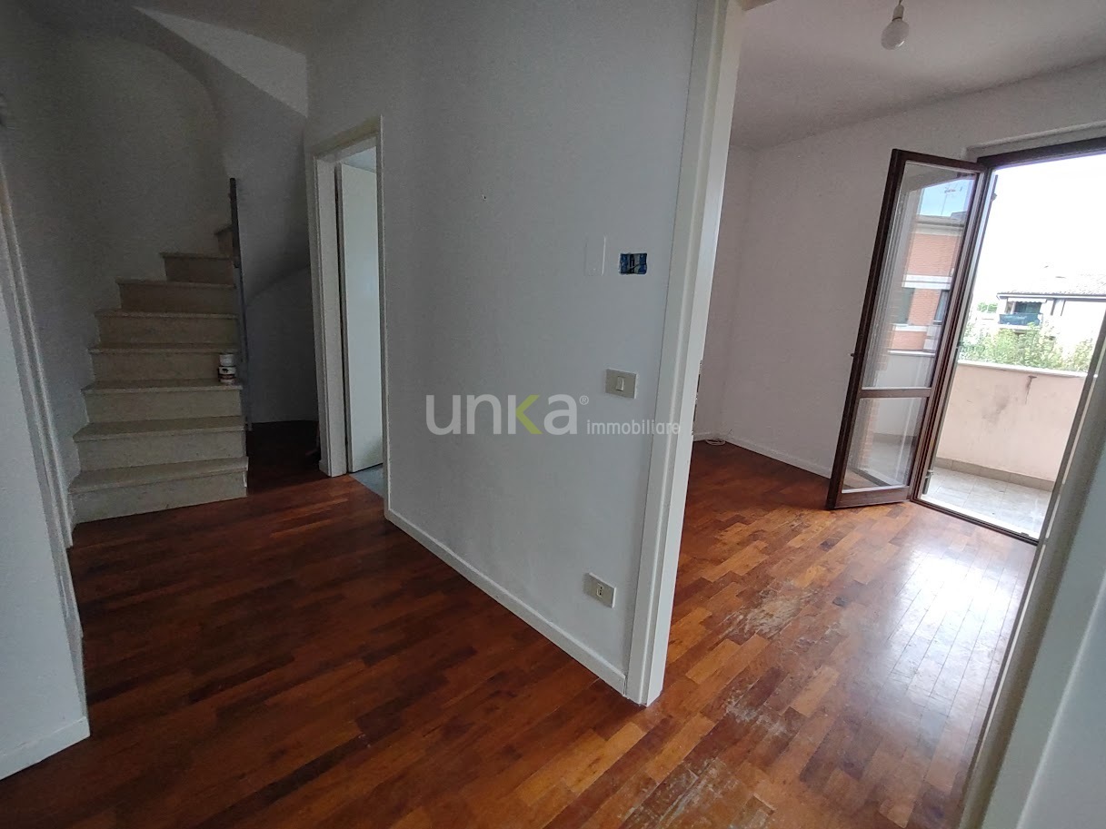 Trilocale con terrazzo in via donatori di sangue snc, Jesi