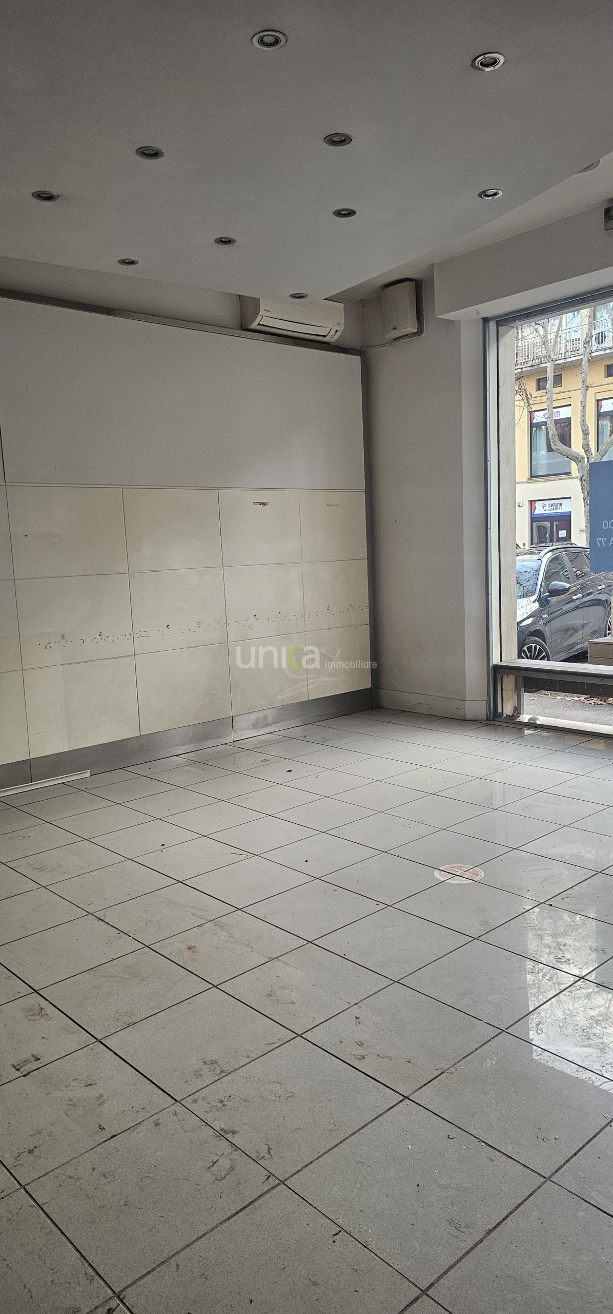 Locale commerciale in affitto in viale della vittoria snc, Jesi