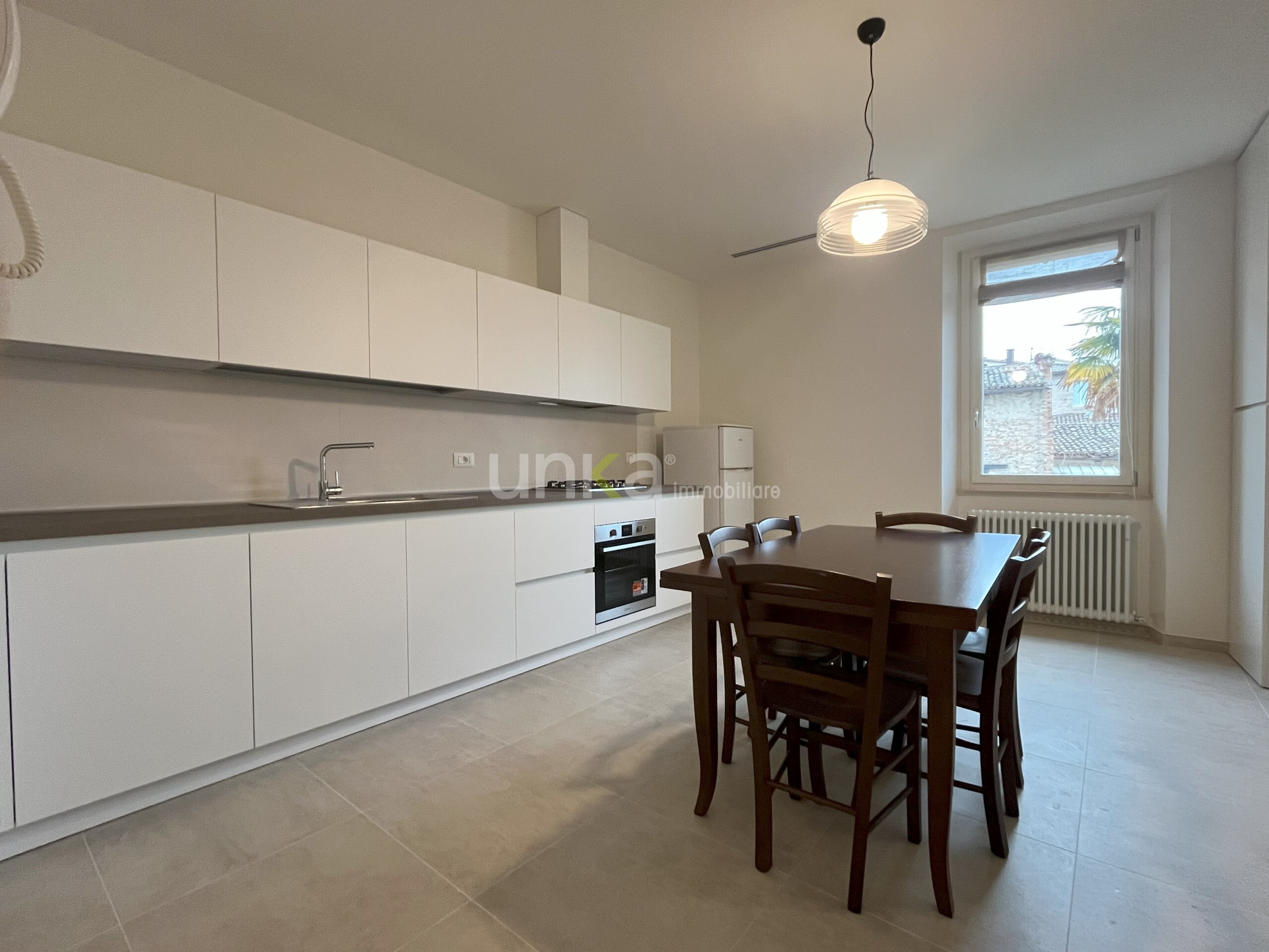 Trilocale ristrutturato in costa baldassini snc, Jesi