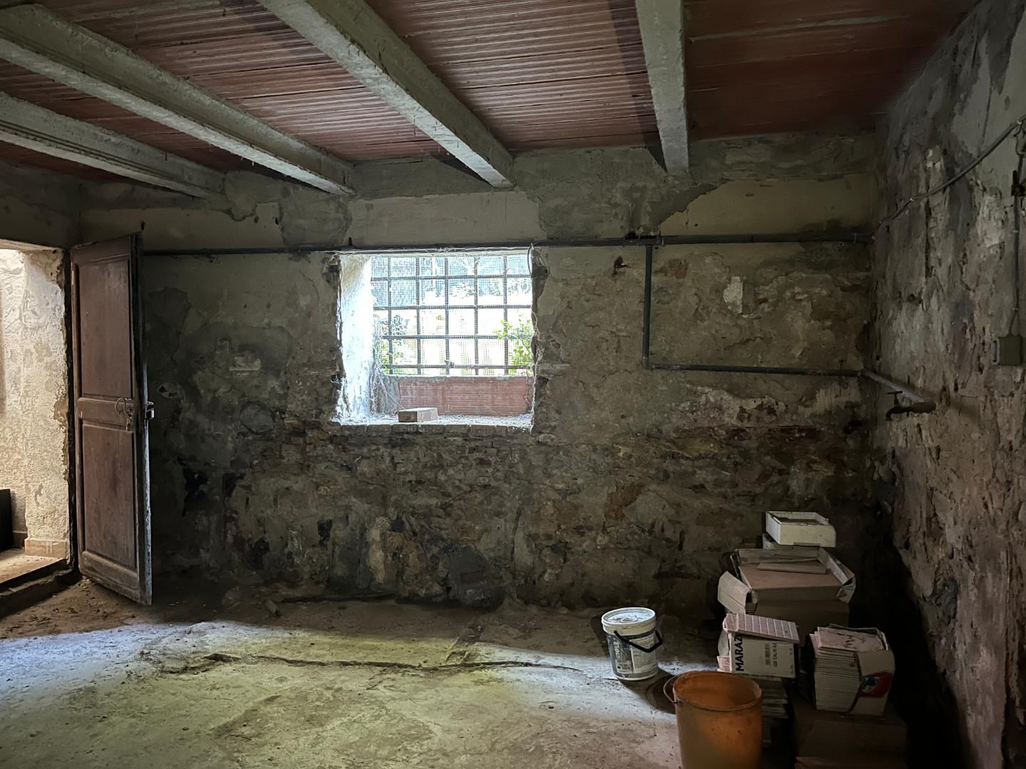 Bilocale da ristrutturare a San Giuliano Terme