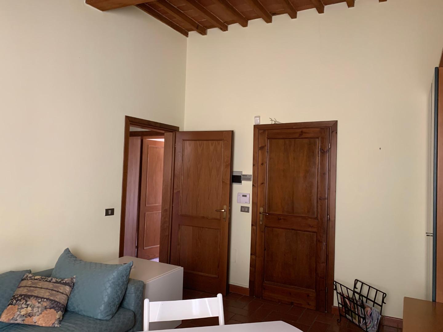 Trilocale arredato in affitto, Pisa borgo stretto