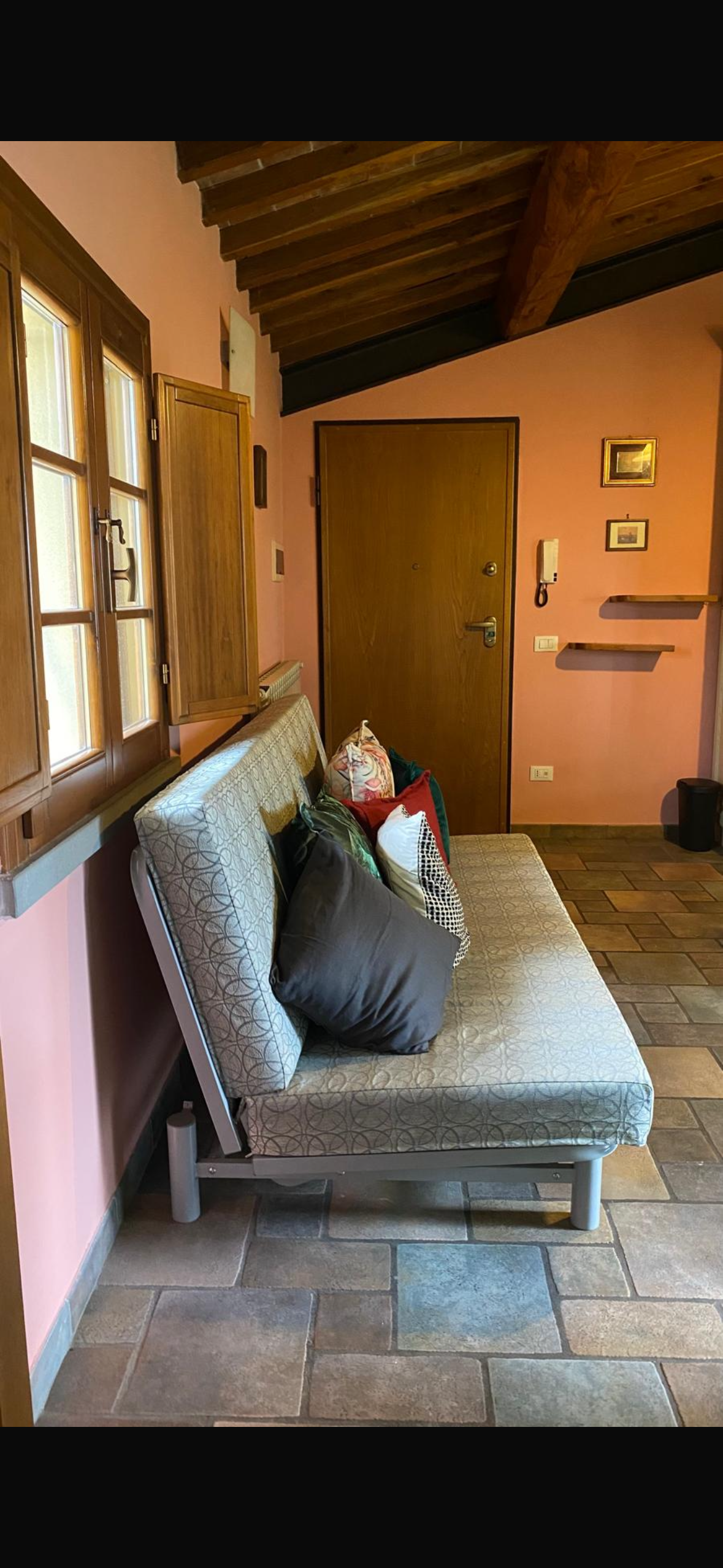 Bilocale arredato in affitto, Capraia e Limite castra