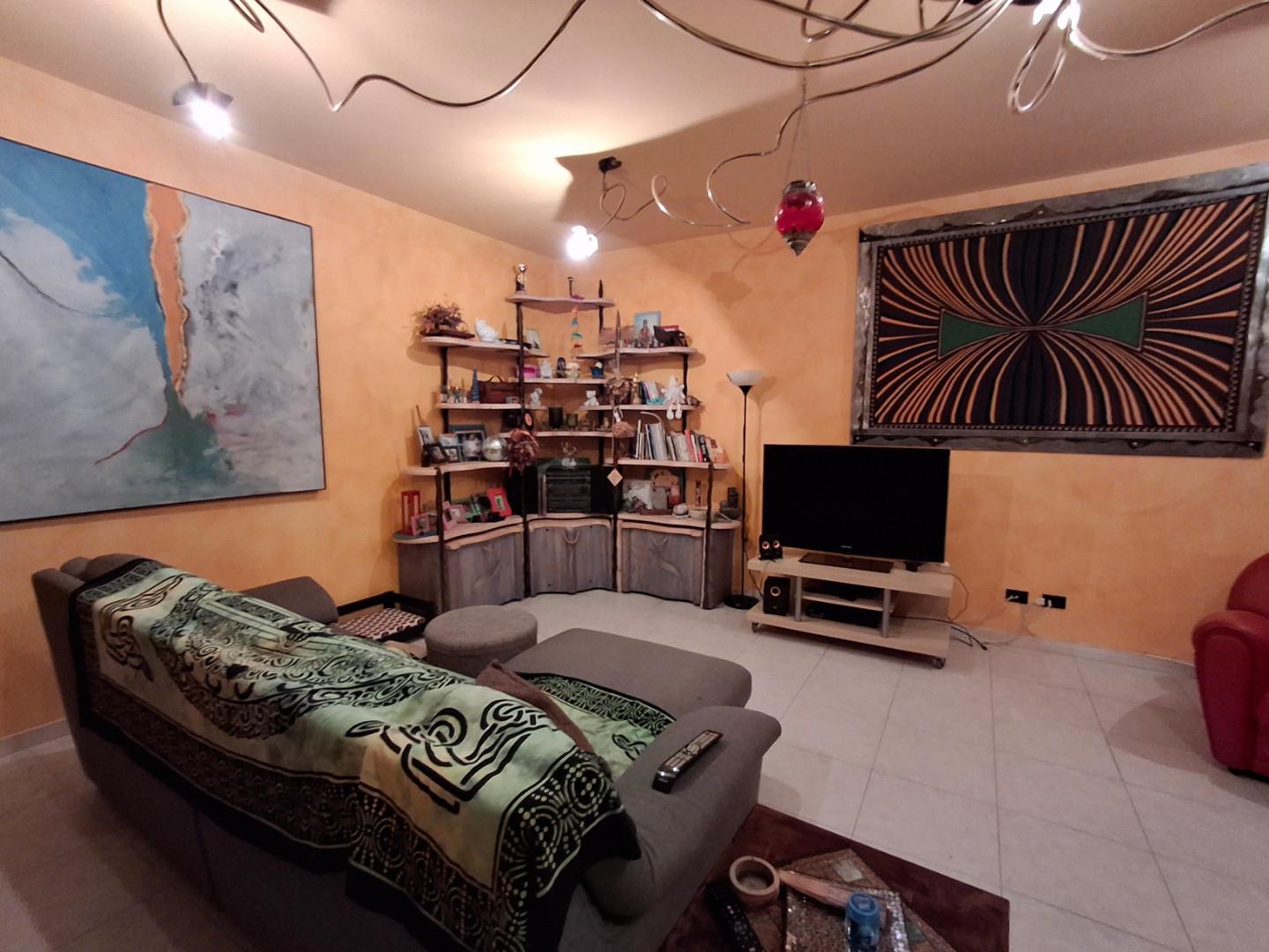 Villa Bifamiliare con giardino a Capraia e Limite