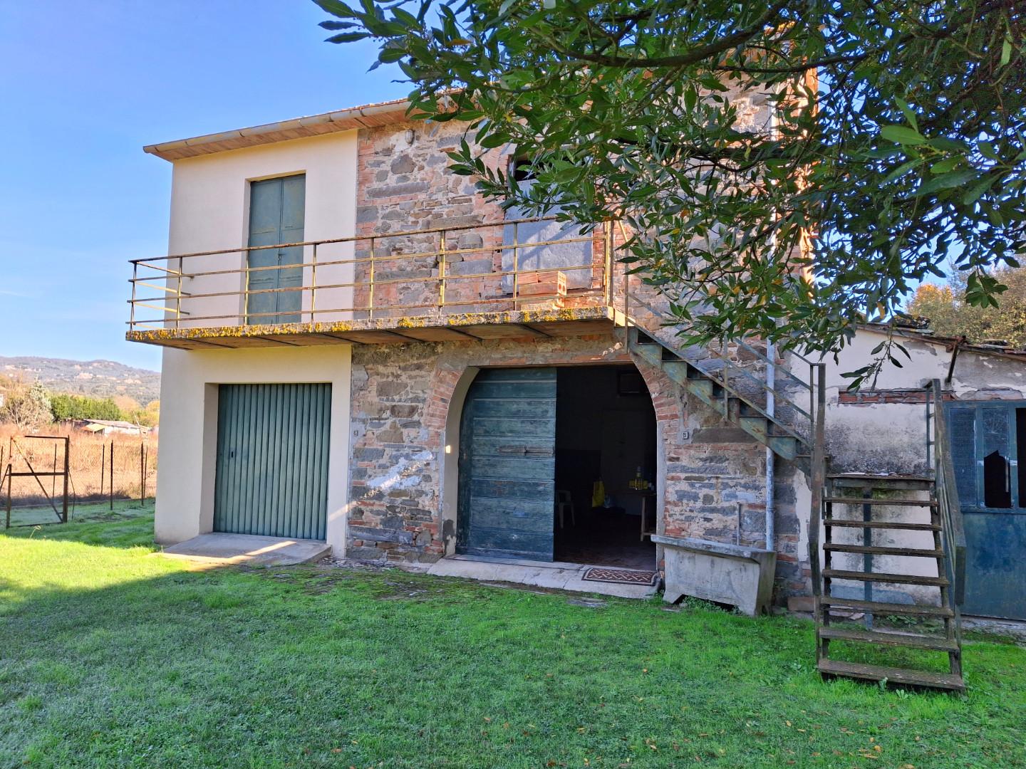 Rustico con giardino a Vinci