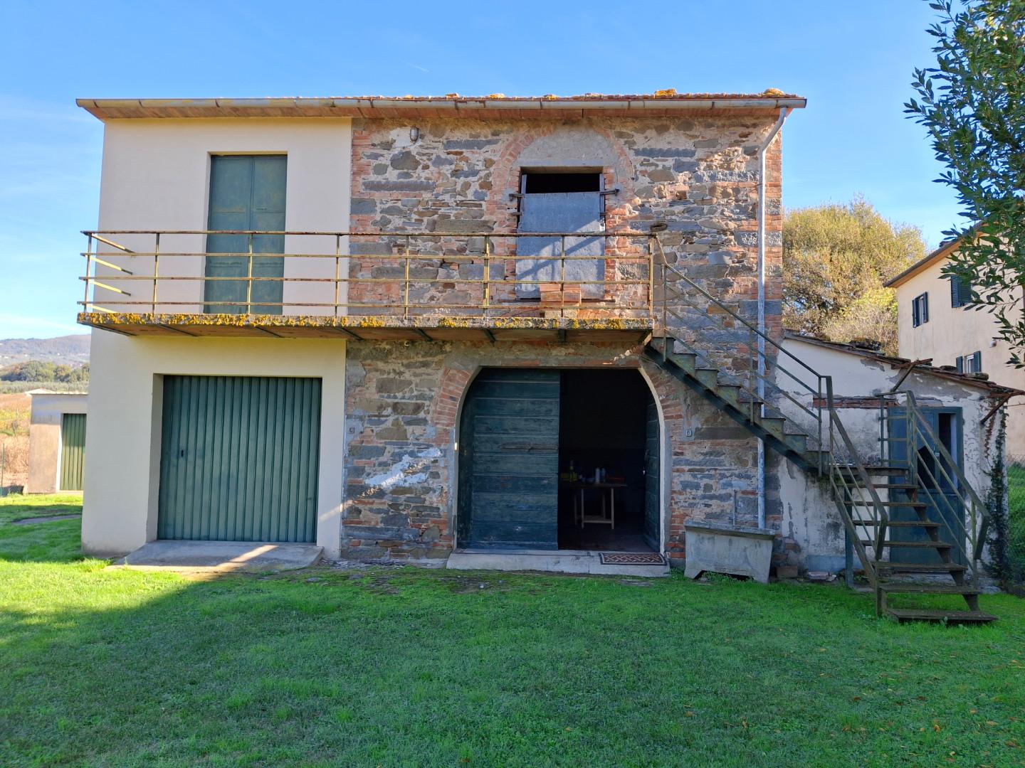 Rustico con giardino a Vinci