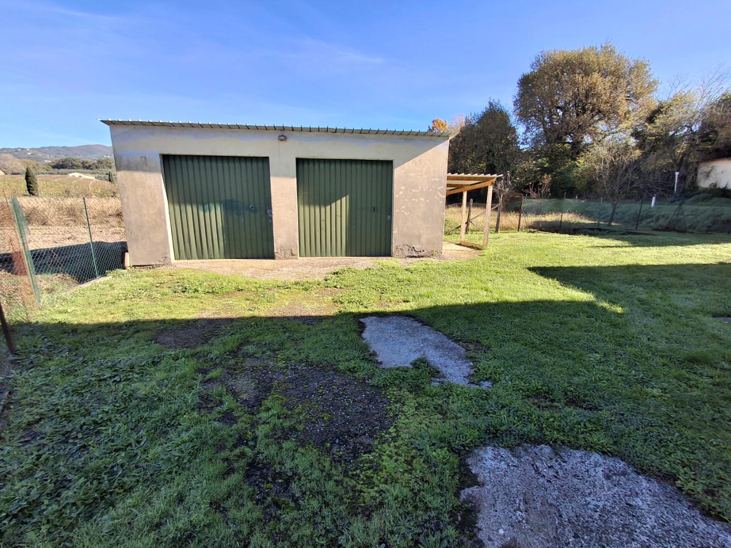 Rustico con giardino a Vinci