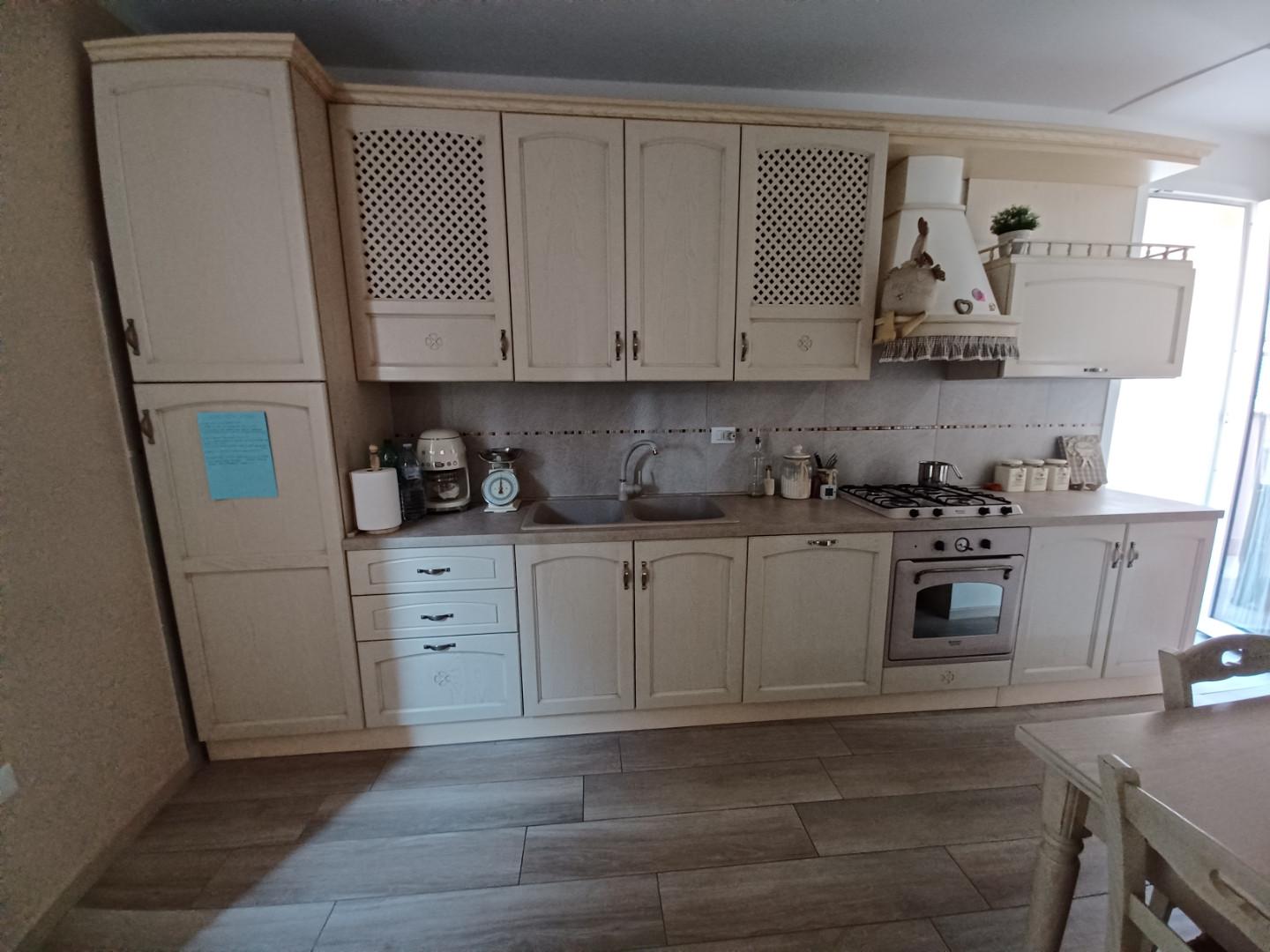 Bilocale arredato in affitto a Capraia e Limite