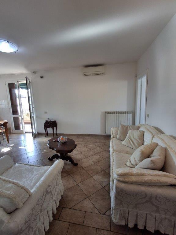 Trilocale con terrazzo a Empoli