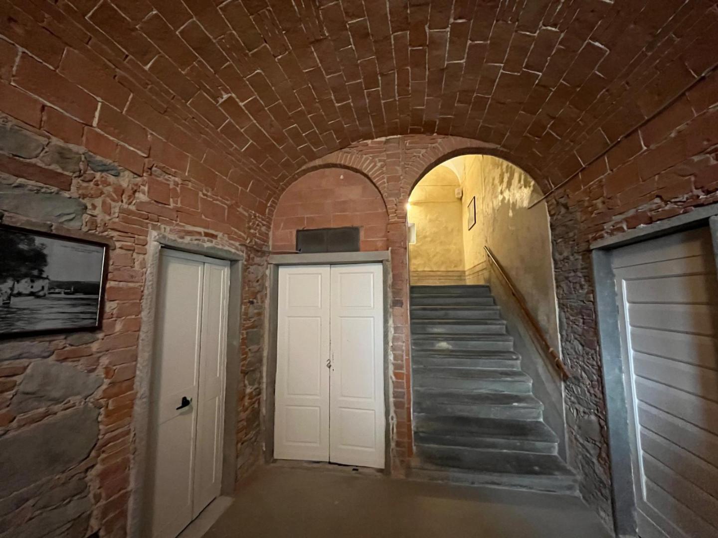 Bilocale arredato in affitto, Capraia e Limite limite